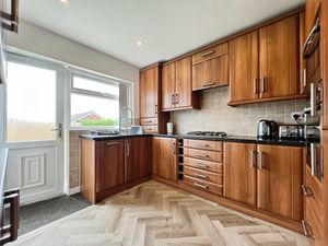 Kitchen- click for photo gallery